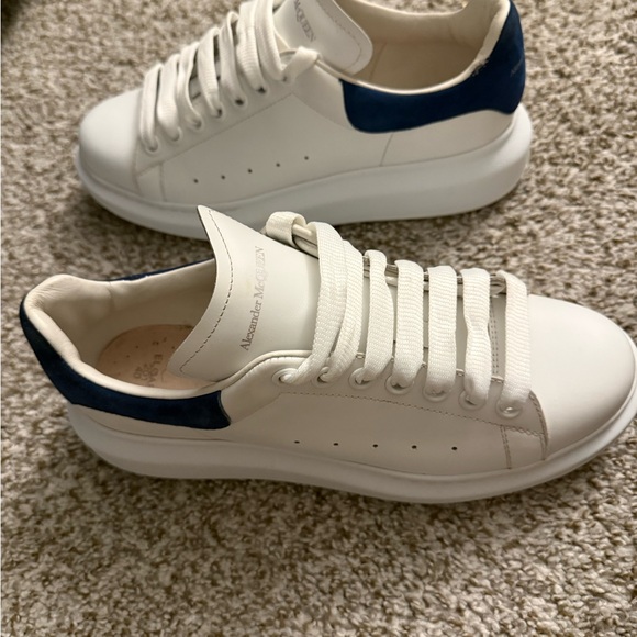 Alexander McQueen sneakers with blue - Picture 3 of 8